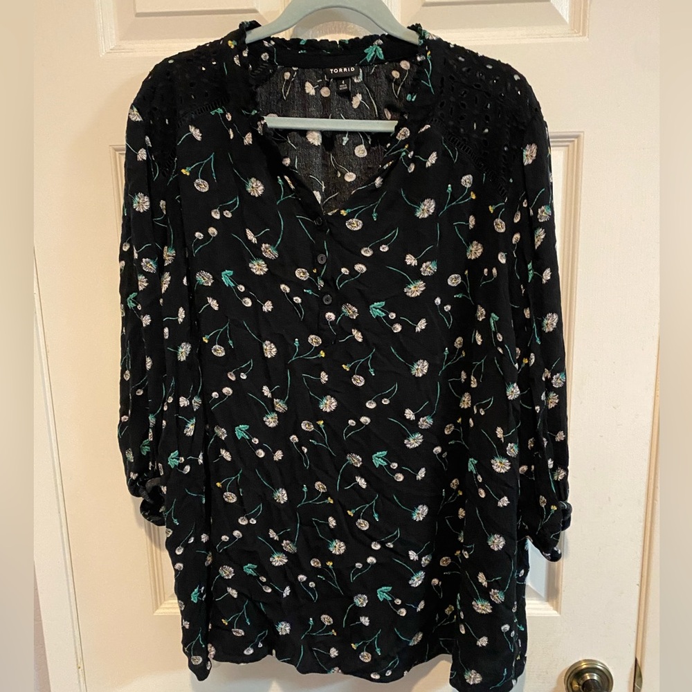 torrid Black Floral Button-Up Blouse with cold shoulder Accents
